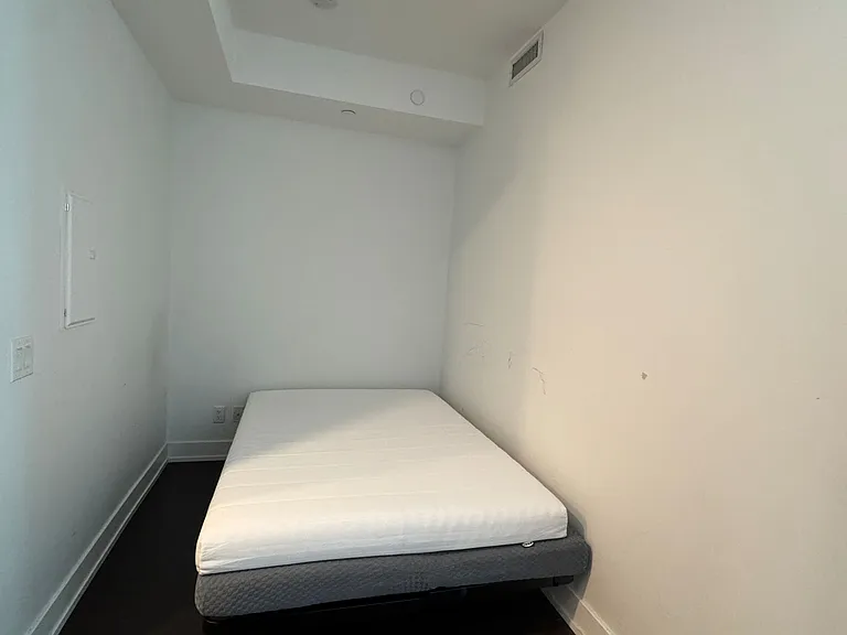 7 Grenville St #1009 — Photo 16