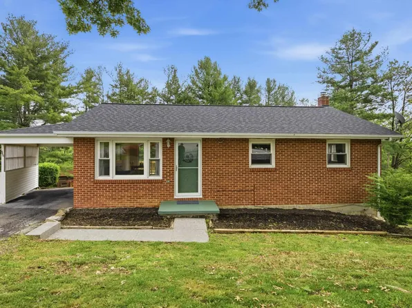 665 Betty Dr, Christiansburg, VA 24073