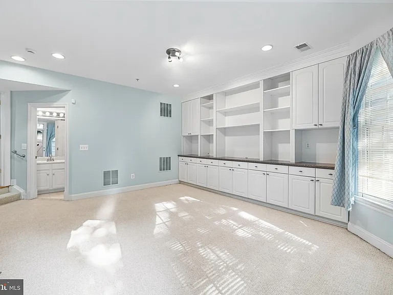 5237 Bessley Pl — Photo 8