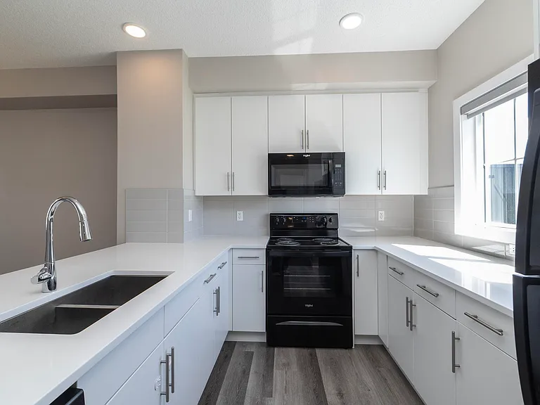 2610 Maple Way NW — Photo 12