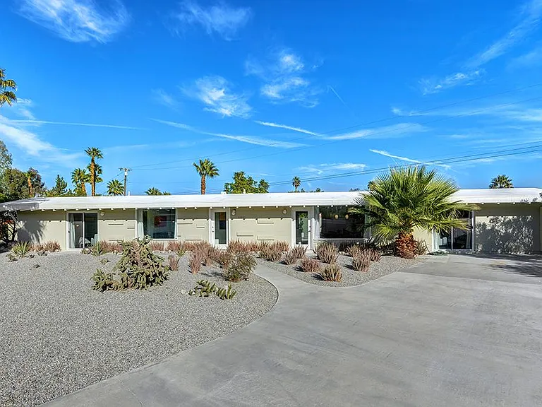 2290 N Cerritos Rd — Photo 4
