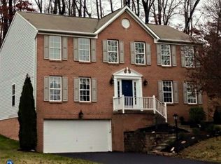5009 Spruce Dr, Coraopolis, PA