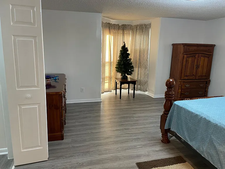 111 W Walnut St #1 — Photo 6