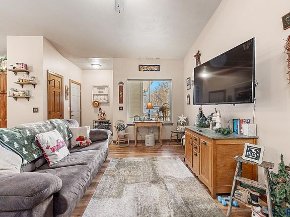 4th image of 3504 E Siasconset Pl