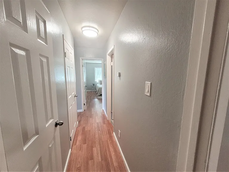 1533 Harmon St — Photo 3