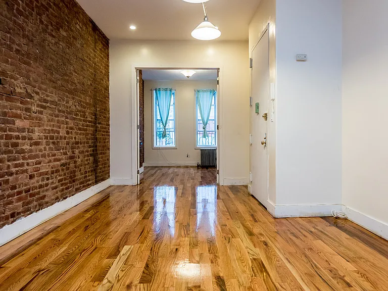 88 George St #1R — Photo 1