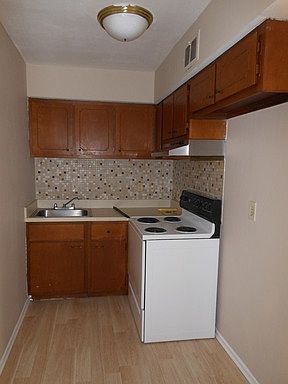 3rd image of 4250 Virginia Ave APT 6