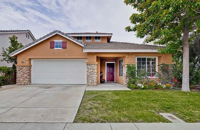 38806 Litchfield Cir