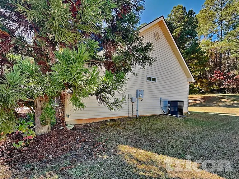 210 Shenandoah Dr — Photo 14