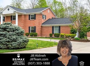 610 Woodbourne Trl, Dayton, OH 45459