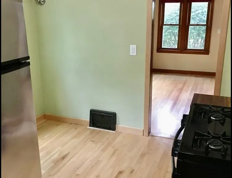 2939 Harvey St — Photo 3