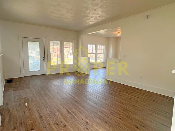 3rd image of 30 Redwood Ave