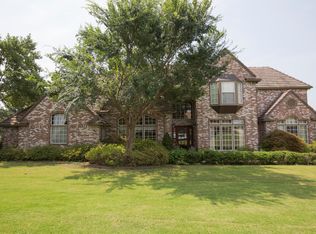 4826 Oak Leaf Dr, Tulsa, OK 74132