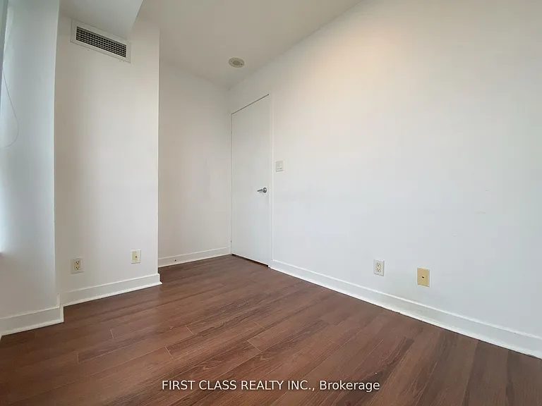 36 Lee Centre Dr #3006 — Photo 11