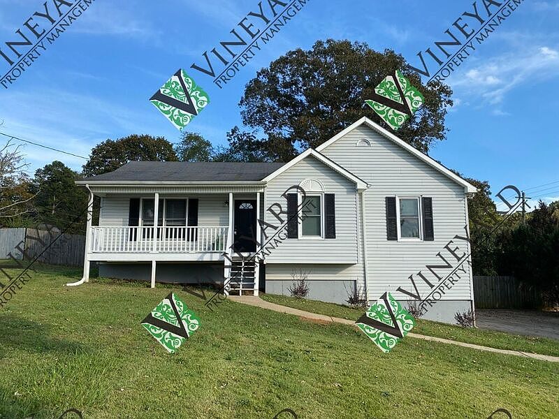 1st image of 10 Bradford Dr SW