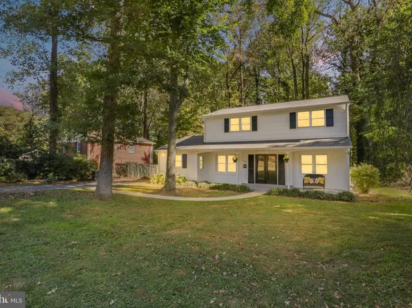 5005 Red Fox Dr, Annandale, VA 22003