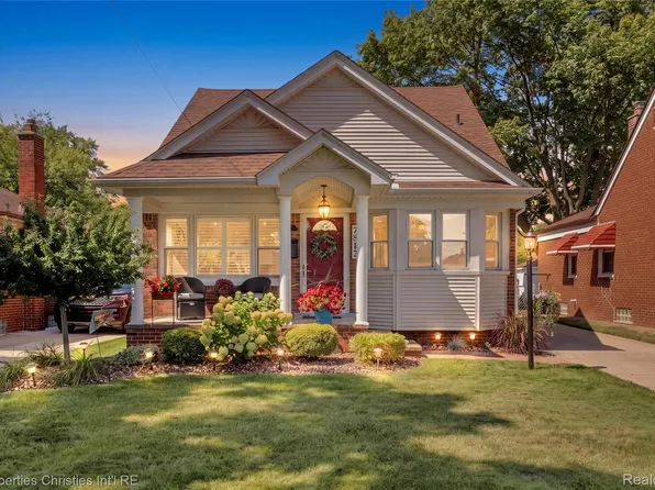 7812 Robinson Ave, Allen Park, MI 48101
