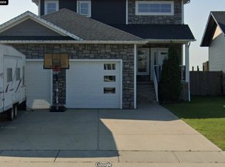 7409 N 29th St, Lloydminster, AB T9V3N1