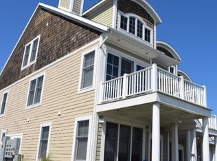 153 Joslin Cove Dr, Manistee, MI 49660