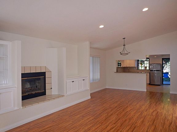 2nd image of 3016 Sterne St