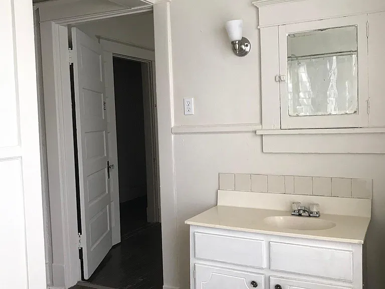 434 N Evergreen St #4 — Photo 5