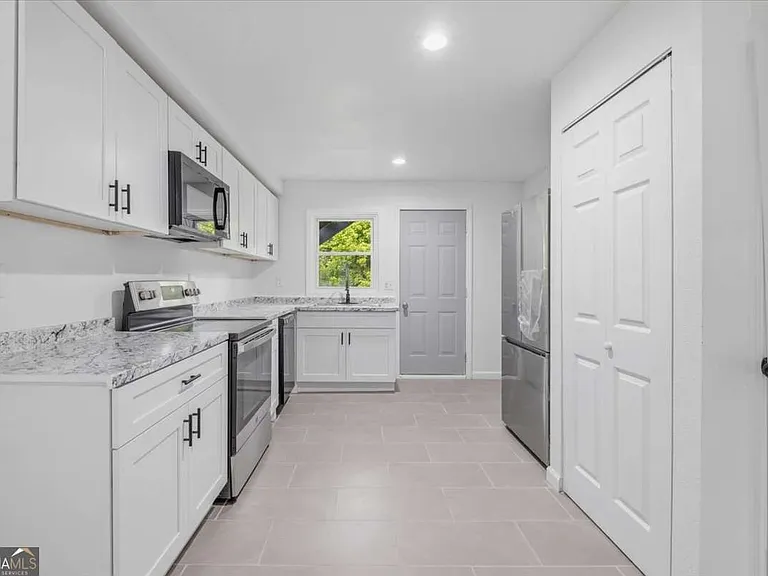 608 N College Dr #3 — Photo 21