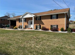 5095 Klondike Rd, Walkertown, NC 27051