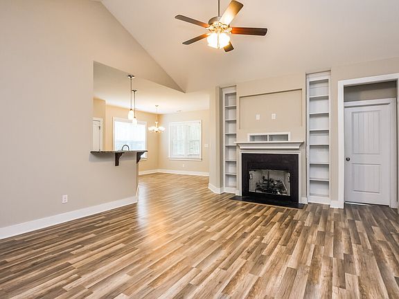 2nd image of 75 Wood Green Dr