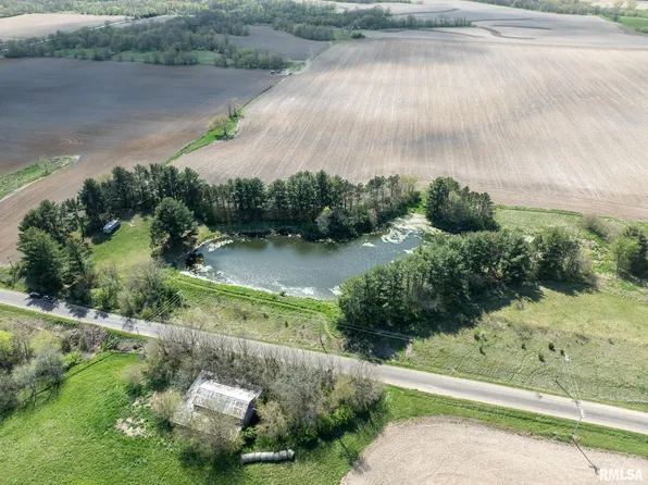 918 175th St, Berwick, IL 61417