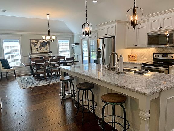 Kitchen & Dining Room