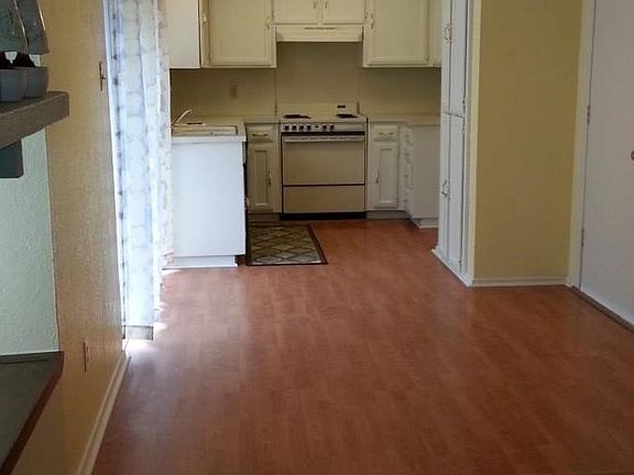 2nd image of 5900 Twin Willows Dr
