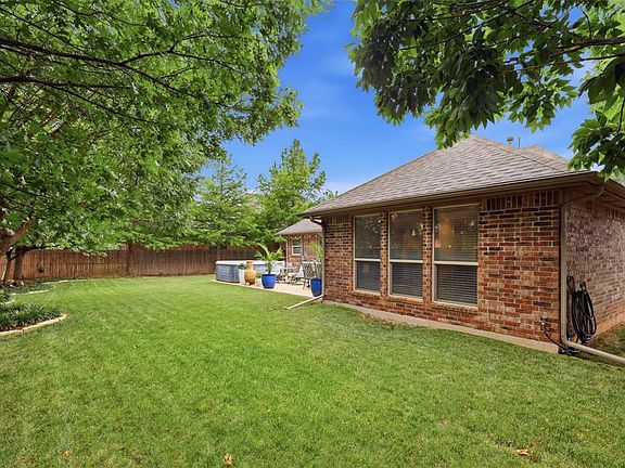 4th image of 6020 NW 154th St
