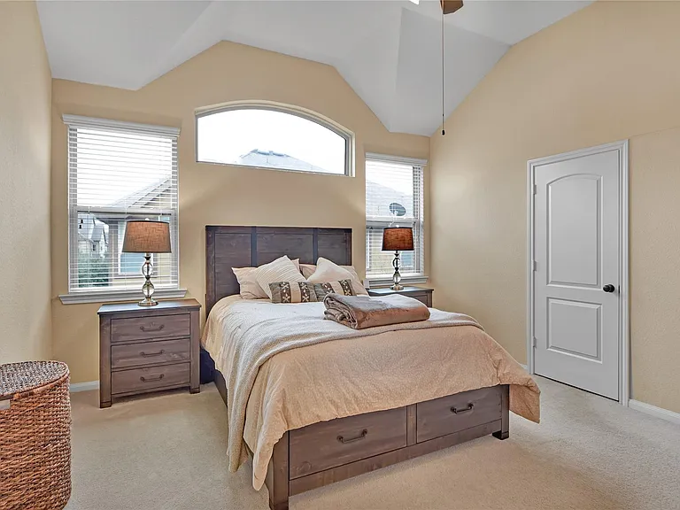 21 Cheswood Manor Dr — Photo 16