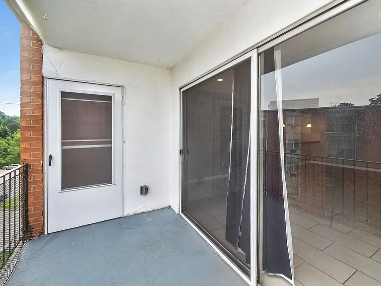 Beechmont Towers — Photo 59