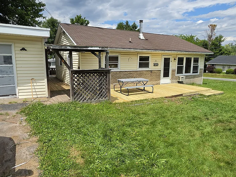 21 Long Dr — Photo 1