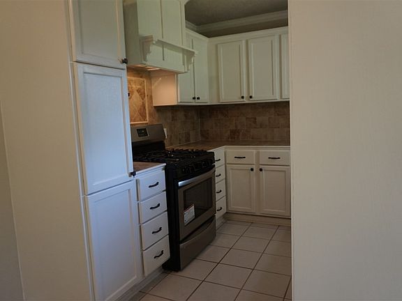 4th image of 9265 Broun St