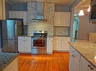 15 Gibbs Ave, Newport, RI 02840