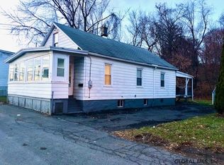 15 Willow St, Rensselaer, NY 12144