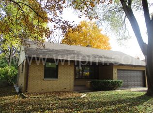 4074 N 98th St, Wauwatosa, WI