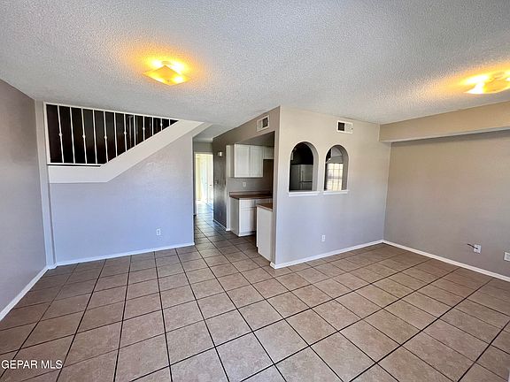 3rd image of 11016 Sunshine Ct