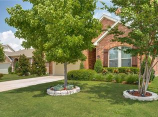 7050 Belteau Ln, Dallas, TX 75227