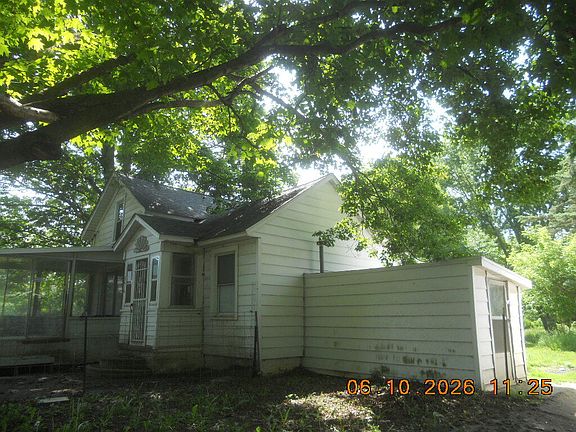 5th image of 5616 118th Ave