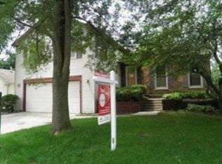 956 Shambliss Ln, Buffalo Grove, IL 60089