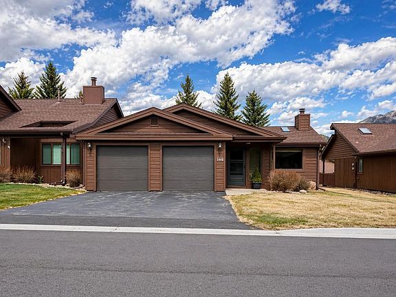 2nd image of 1449 Matthew Cir