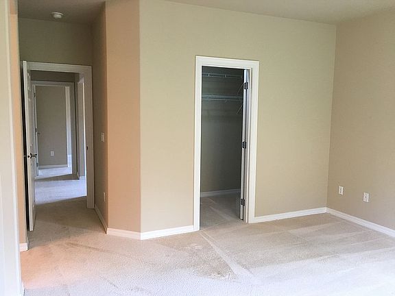5th image of 4856 Bend Dr NE