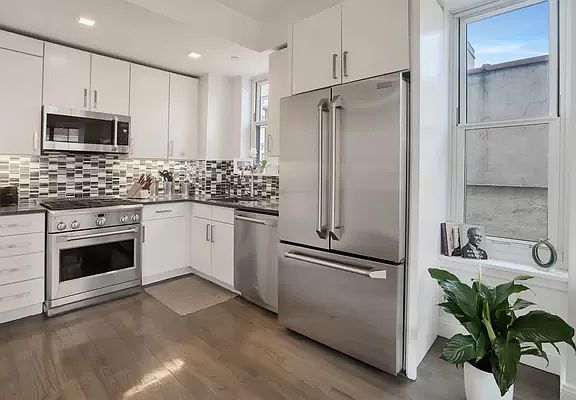 4th image of 306 W 148th St Penthouse 1