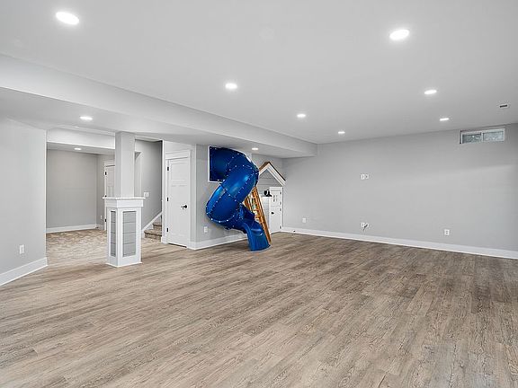 2nd image of 6 Sorrel Ln