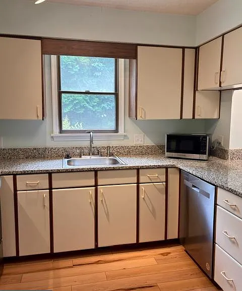 16 Colgate Dr — Photo 8