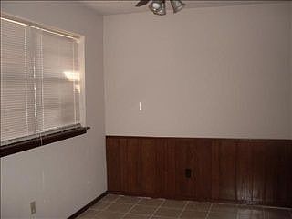 4th image of 2517 Crystal Dr