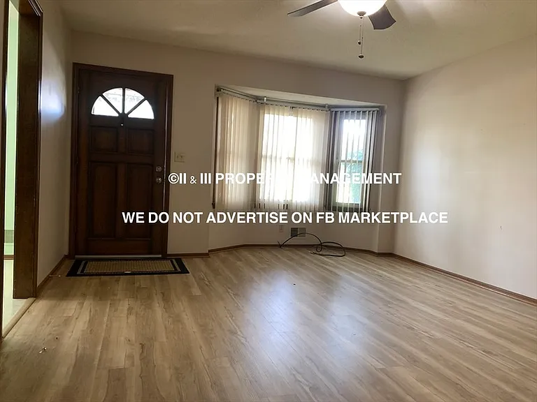 1408 SW Sunset St — Photo 2